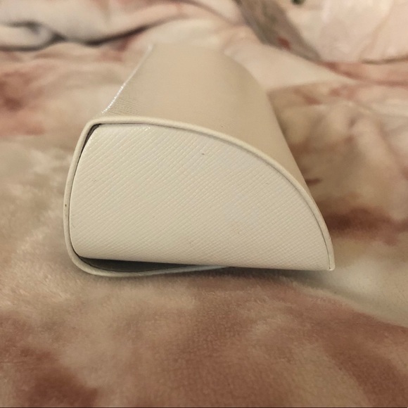 Michael Kors Glasses Case - Picture 6 of 6